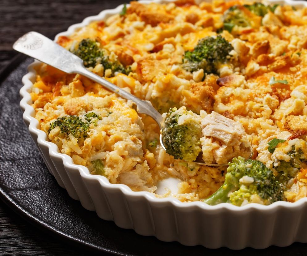 Zapiekanka, aż palce lizać. Przygotujesz ją w kilka minut, a zachwyci cię smakiem