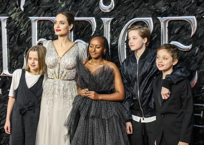 Angelina Jolie z dziećmi na premierze Czarownicy 2 w Londynie