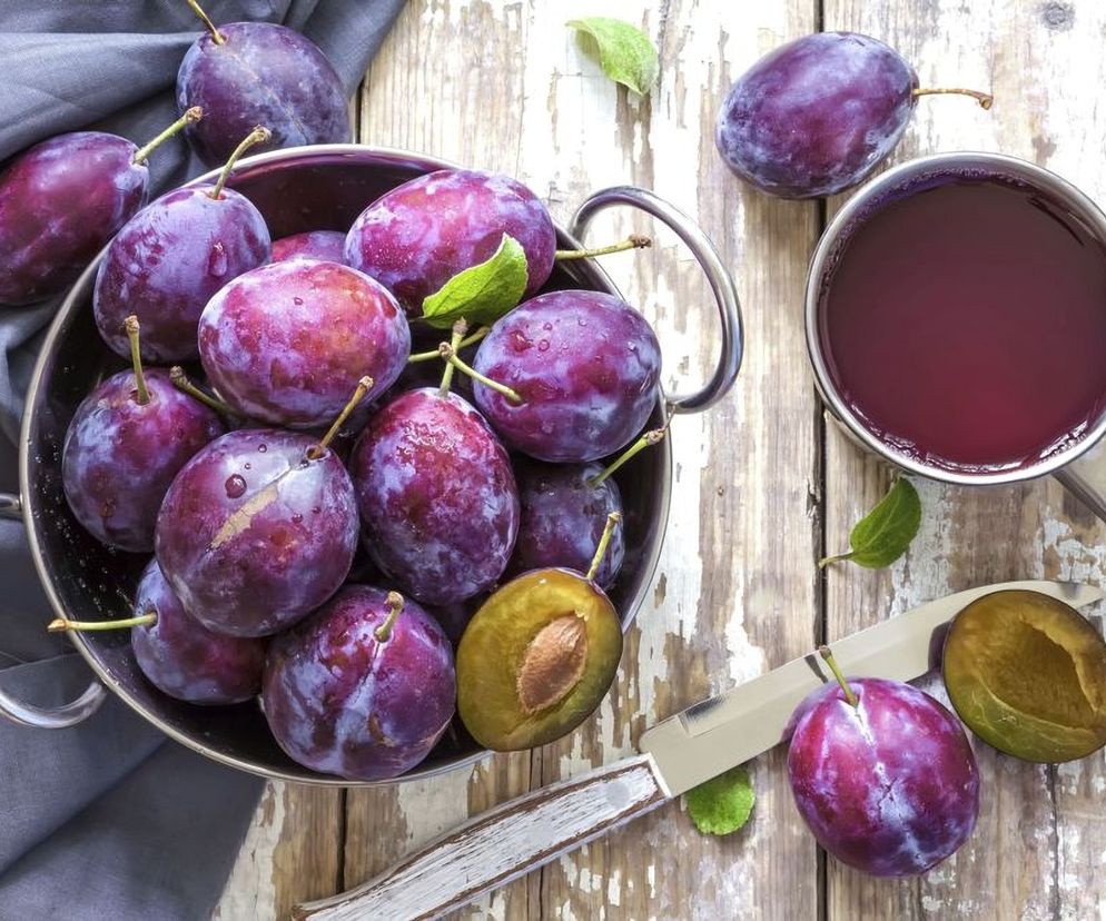 ŚLIWKI lekiem NA ZAPARCIA. Które śliwki pomagają pozbyć się zaparć?