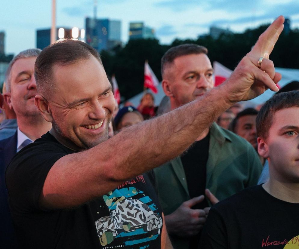 Karol Nawrocki śpiewa (nie)zakazane piosenki