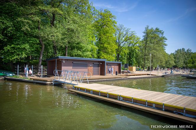 Nowe budynki nad Jeziorem Paprocańskim