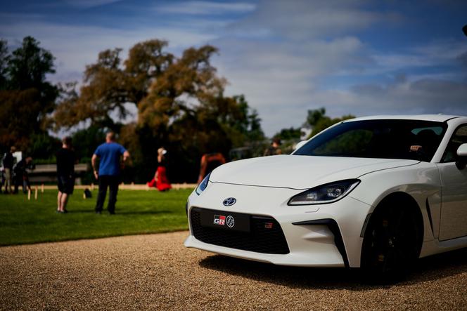 Nowa Toyota GR 86 na festiwalu prędkości w Goodwood