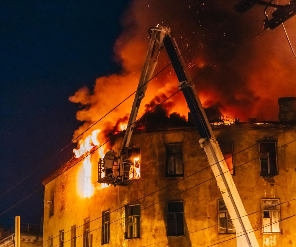 Pożar kamienicy w Gnieźnie. Dwoje dzieci w szpitalu 