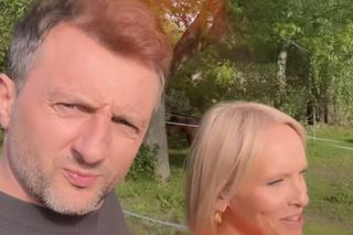 M jak miłość nowy sezon. Dorota (Iwona Rejzner), Bartek (Arkadiusz Smoleński) na planie