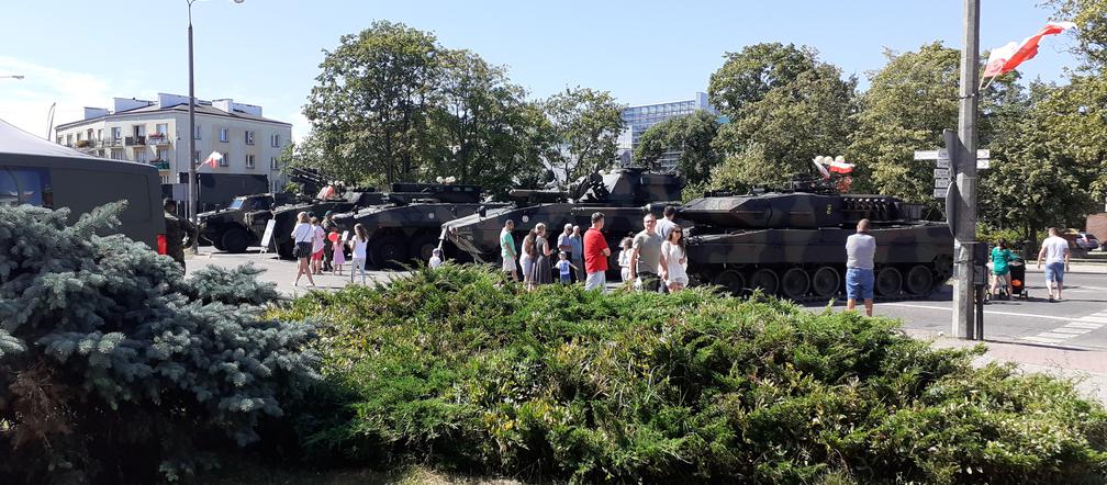 Obchody Święta Wojska Polskiego w Siedlcach i wystawa sprzętu wojskowego