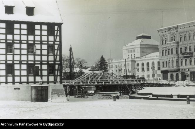 Rok 1939, Odbudowany most, widok z Rybiego Rynku