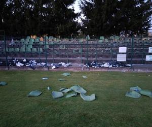 Kibole Sandecji Nowy Sącz i Stali Mielec zdewastowali stadion Siarki Tarnobrzeg