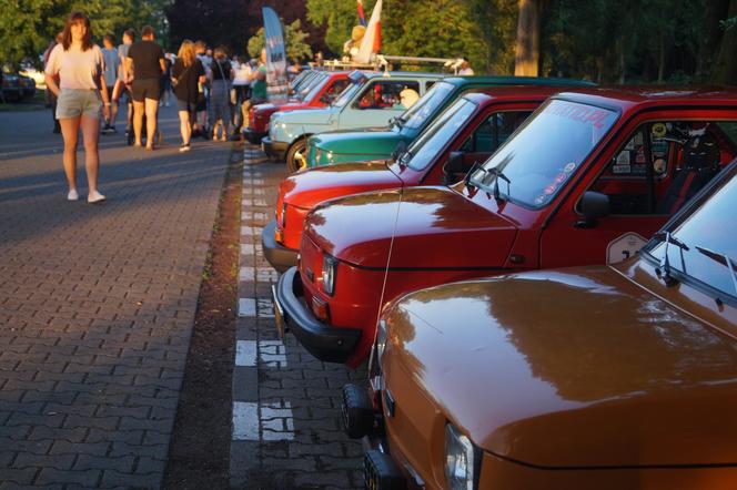 Bydgoskie Klasyki Nocą. Perełki motoryzacji znów zaparkowały obok Torbydu!