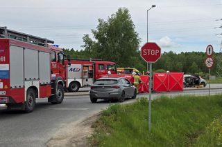 Tragiczny wypadek pod Mińskiem Mazowieckim. Autobus zderzył się z osobówką. Dwie osoby nie żyją