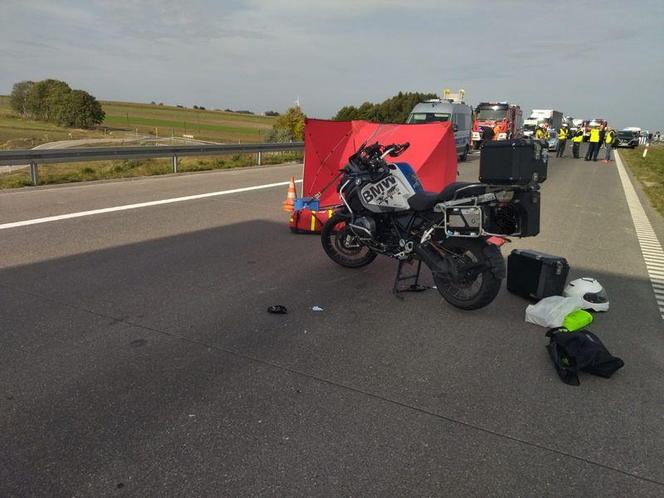 Tragedia na autostradzie A1. Motocyklista zginął w zderzeniu z autobusem