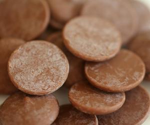 Biały nalot na czekoladzie jest trujący? Cukiernik wyjaśnia