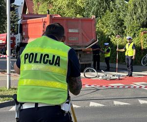 Wypadek w Wesołej. Matka i 9-letnia córka potrącone przez tira