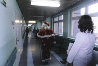 Święty Mikołaj zawitał do Wojewódzkiego Centrum Medycznego w Opolu