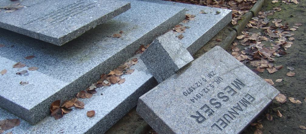 Wandalizm na Cmentarzu Centralnym w Szczecinie