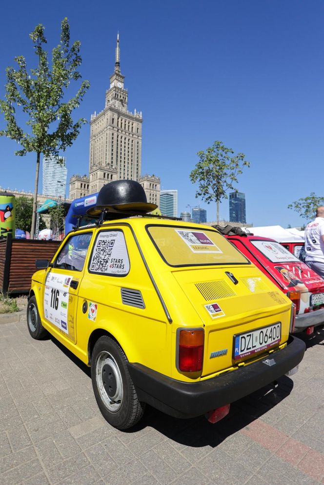 98 Fiatów 126p jedzie trasą wokół Bałtyku