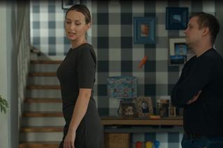 Barwy szczęścia odc. 3030. Asia Sokalska (Anna Gzyra), Hubert (Marek Molak)