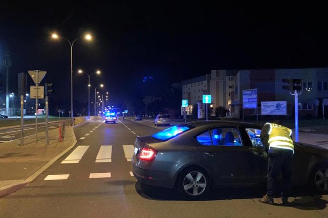 Białystok. Policja szuka sprawcy potrącenia na pasach ojca i syna