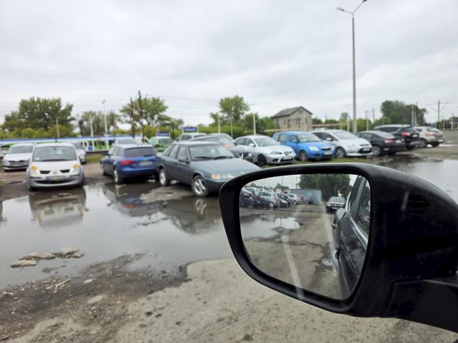 Mandaty za parkowanie przy PKP