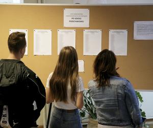 Podanie do szkoły średniej 2022 - do kiedy złożyć? Do kiedy dać papiery? [LICEUM, TECHNIKUM]