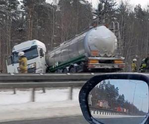 Wypadek na autostradzie A4. Trasa jest oblodzona