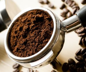 Drobnoustroje w ekspresie do kawy. Jak z nimi walczyć?