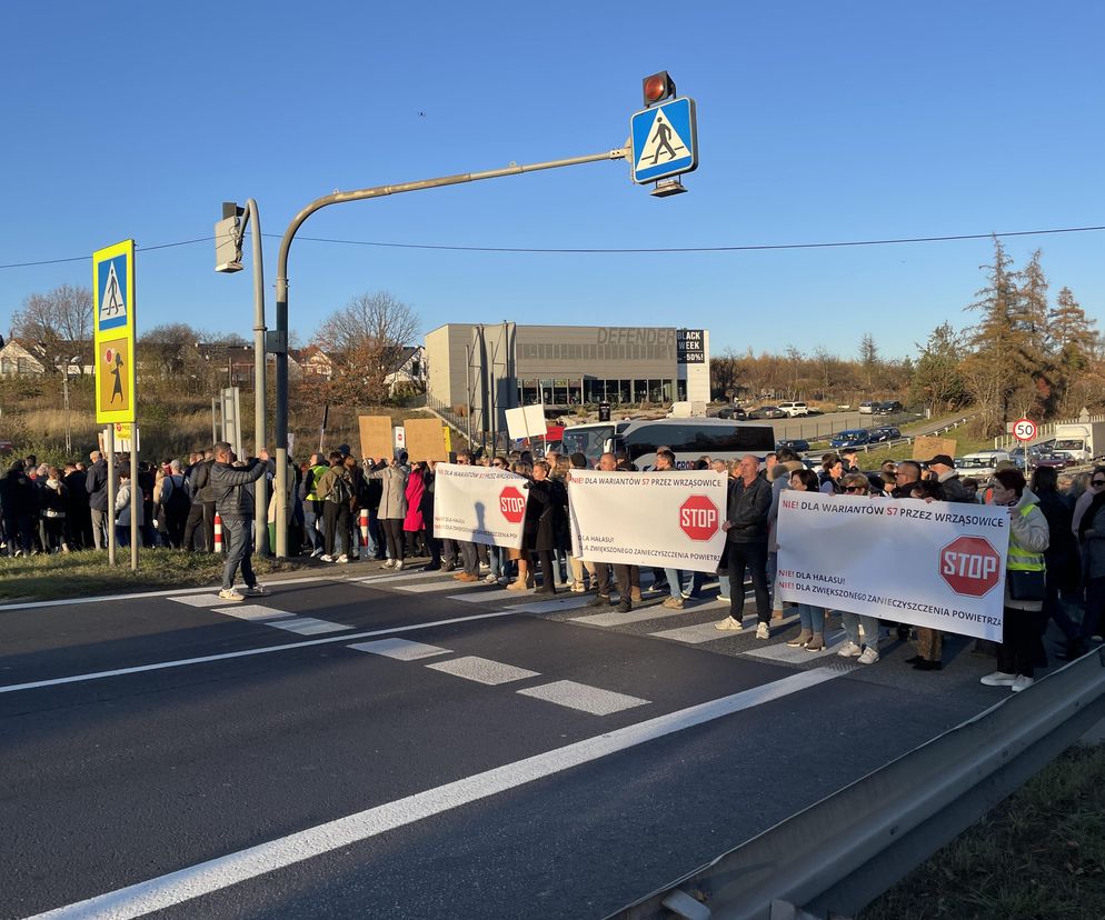 Protest mieszkańców pod siedzibą GDDKiA Kraków. Sprzeciwiają się wszystkim wariantom trasy S7