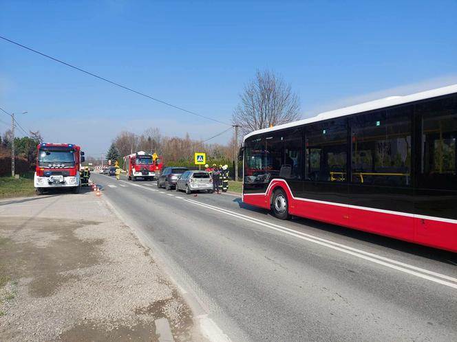 Wypadek z udziałem autobusu w Wąchocku