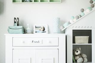 Połki domki w stylu skandynawskim do pokoju dziecka