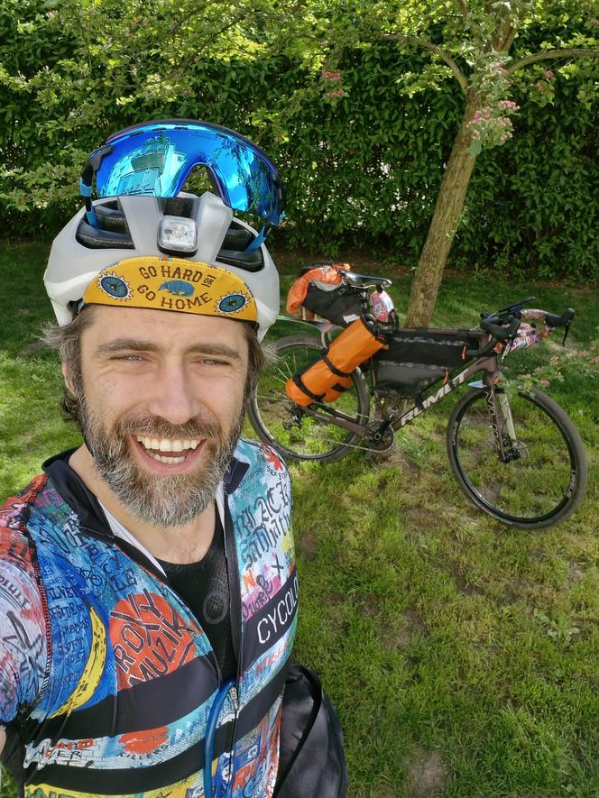 Kamil Lemieszewski: Znany aktor pedałował w majówkę ponad 300 km, żeby pomóc dzieciakom!