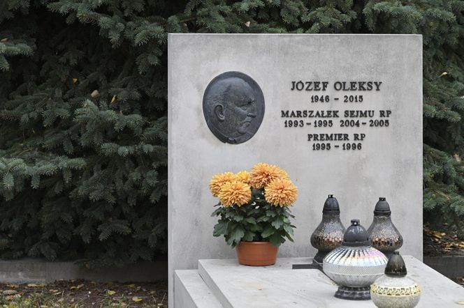 Tu spoczywa Józef Oleksy
