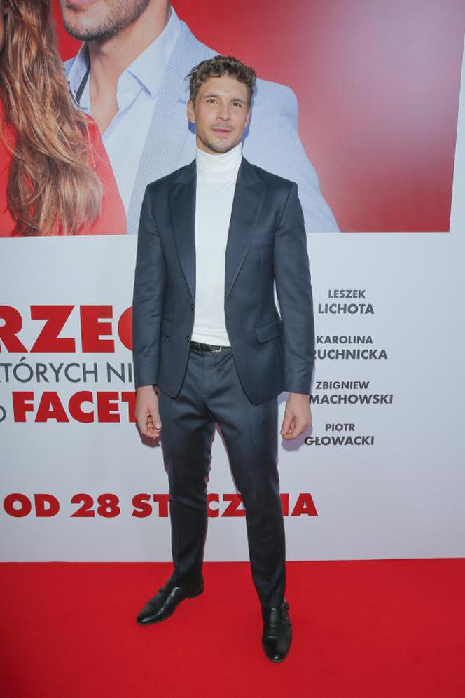 Mikołaj Roznerski na premierze filmu "8 rzeczy, których nie wiecie o facetach"