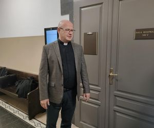 Dziś w Łomży ruszył proces księdza Radosława Kubła!