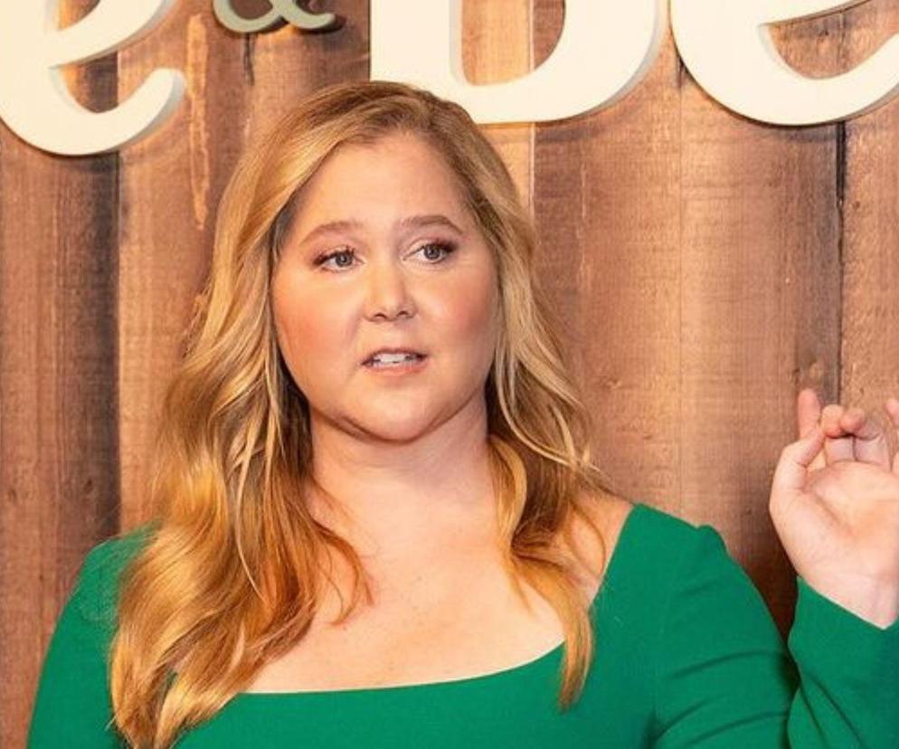 Wyśmiewano się z jej wyglądu. Amy Schumer zdecydowała się opowiedzieć o chorobie