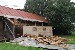 Remont chyży łemkowskiej w Hańczowej