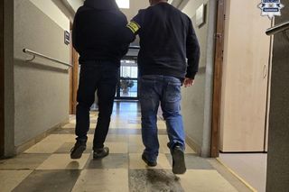 Przeżył prawdziwe piekło. Oprawcy porwali 44-latka, bili go młotkiem i polewali wrzątkiem