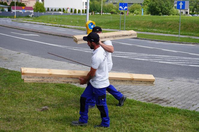 Mistrzostwa w kopaniu grobów na czas w Targach Kielce