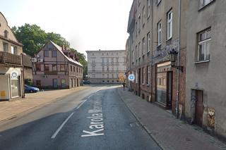Mężczyzna z kamienicy przy Marcinkowskiego w Lesznie usłyszał zarzuty