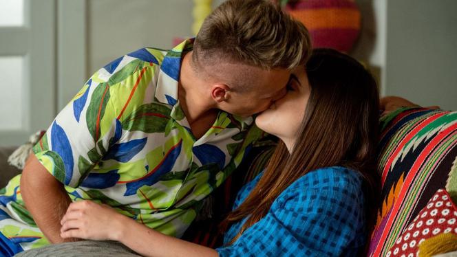 Barwy szczęścia, odc. 2576: Agata (Natalia Zambrzycka), Patryk (Konrad Skolimowski)