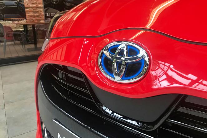 Toyota Yaris 1.5 Hybrid 116 KM e-CVT 