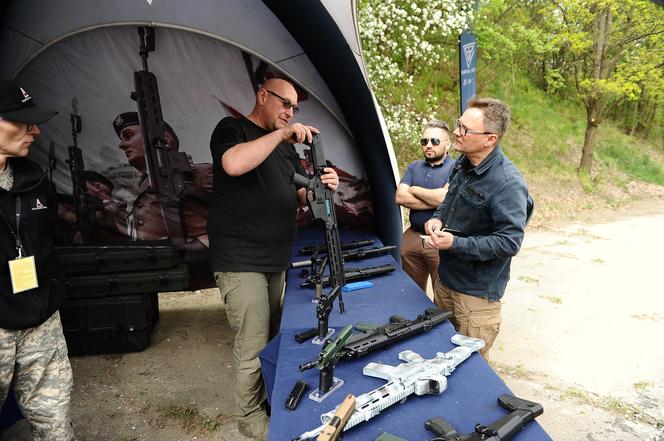 #uczymysiestrzelac - ogólnopolska akcja Fabryki Broni w Radomiu