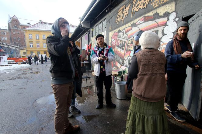 „Nie damy się zamurować!”. Trwa batalia o Stację Praga, artyści nie odpuszczają