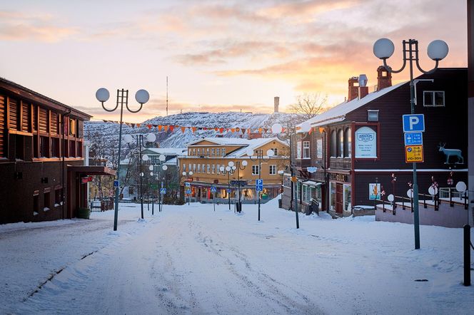 Kiruna w Szwecji. Miasto, w którym zima nigdy się nie kończy