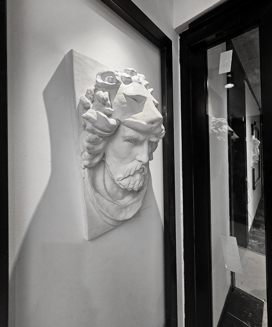 Nowa Kurkowa we Wrocławiu - zdjęcia elewacji i wnętrz budynku w trakcie prac wykończeniowych