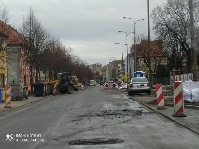 Zobaczcie co się dzieje na ulicy Śląskiej. 