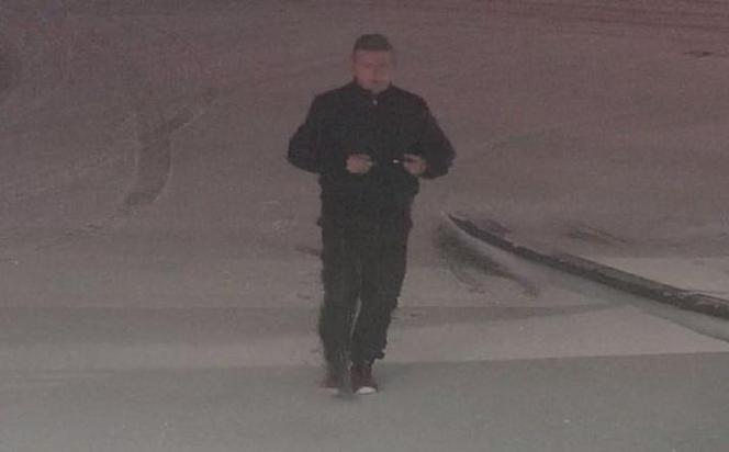 Napad na stację benzynową w Inowrocławiu! Policja szuka tego mężczyzny [ZDJĘCIA]