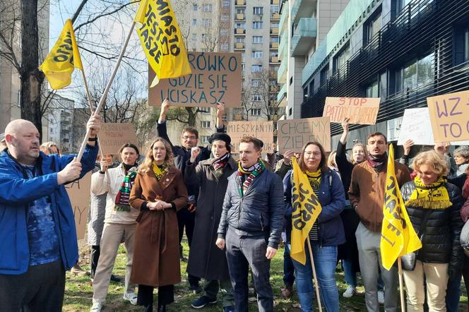 Protest przeciwko patodeweloperce w Warszawie