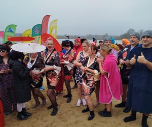 Mazowieckie Morsy otworzyły sezon morsowania 2025/2026 nad zalewem w Siedlcach