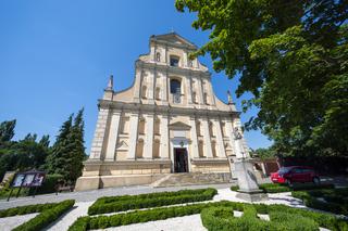 KULCZYK W TAJEMNICY WSPIERAŁ HOSPICJUM