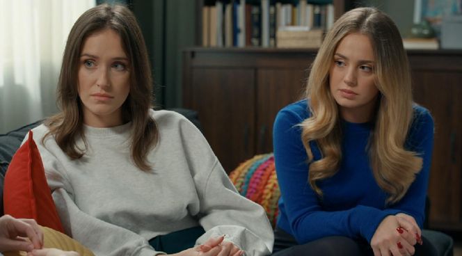 Barwy szczęścia, odcinek 3149. Madzia (Natalia Sierzputowska), Oliwka (Wiktoria Gąsiewska) 