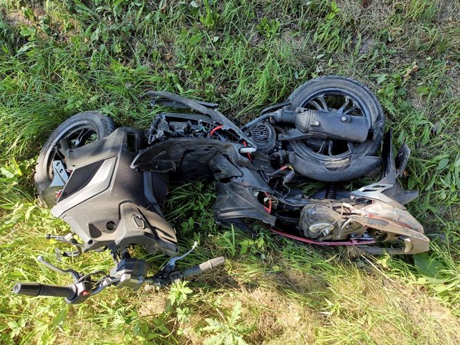 Wola Łagowska. 72-letni motorowerzysta nie żyje. Zderzył się z fordem 32-latka [ZDJĘCIA].